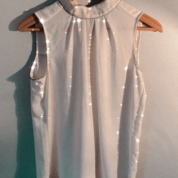 Tops - Picture 12 of 16